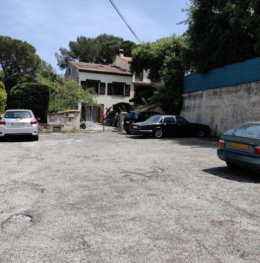 Chambre Dans Propriete La Croix Du Sud เลอ ปราเดต์ ภายนอก รูปภาพ